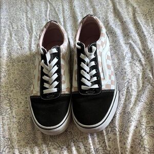 Vans women’s Old Skool Checkered Black and Pink shoes